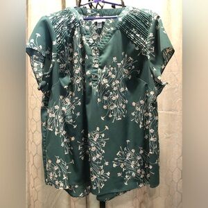 Green Floral Top  2X  Croft & Borrow